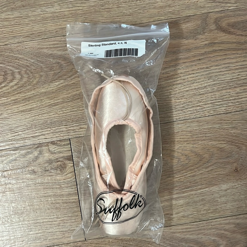 Suffolk Sterling Pointe Shoes
